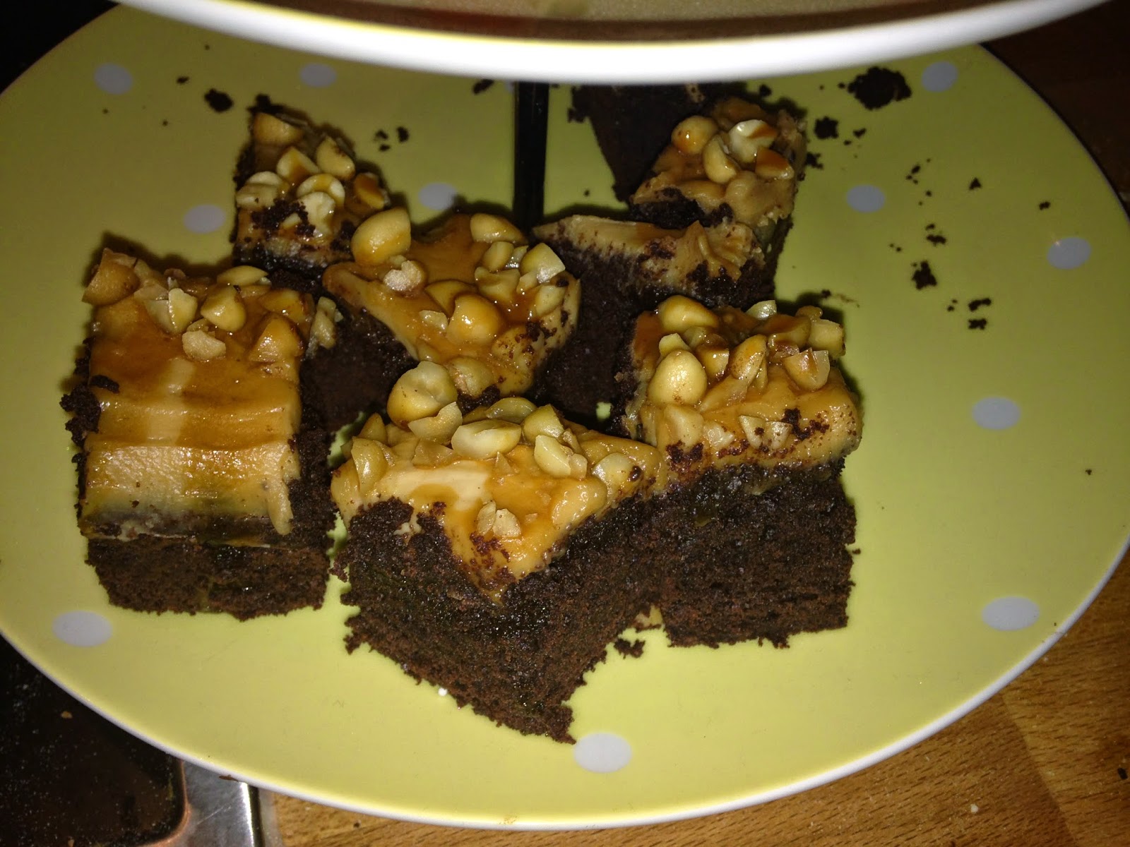 Backsucht: Erdnuss-Karamell-Brownies aus der neuen Lecker Bakery